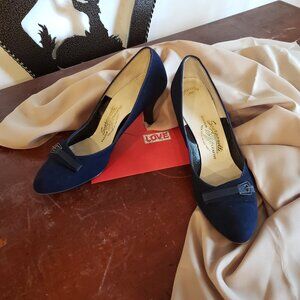 VINTAGE DESIGNER BLUE VELVET HEELS